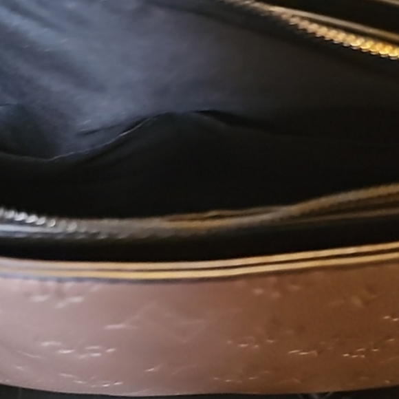 ADRIENNE VITTADINI Marsellies Signature Collection Domed Crossbody Bag - Picture 5 of 7